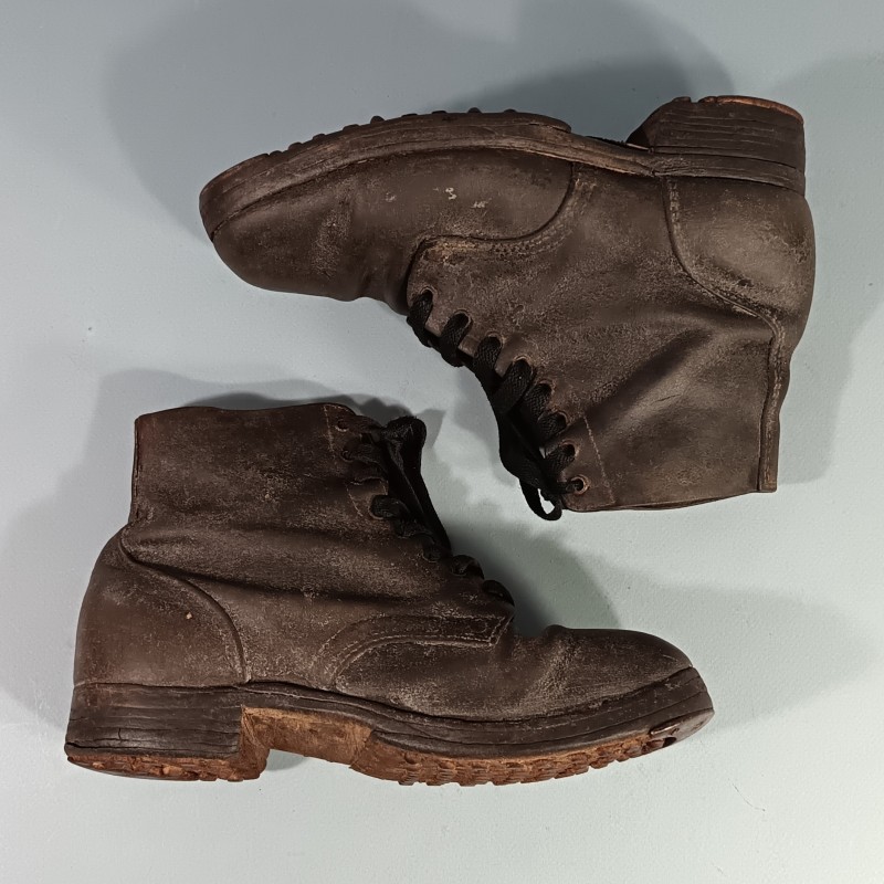 BRODEQUINS TROUPE CHAUSSURES MILITAIRE CLOUTES MODELE 1941 TOUTES ARMES TAILLE 42/43